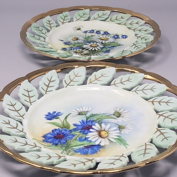 Vintage Set Of 2 Reticulated Plates - Picture 8 of 13